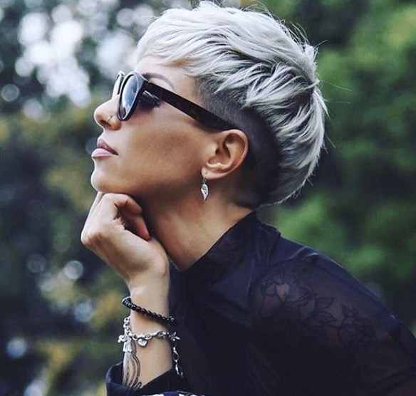 Гарсон - чудная стрижка "под мальчика" 