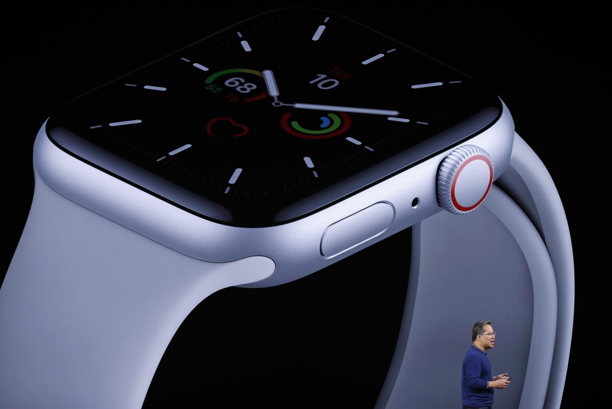 Цена Apple Watch Series 5 стартует от 399 долларов