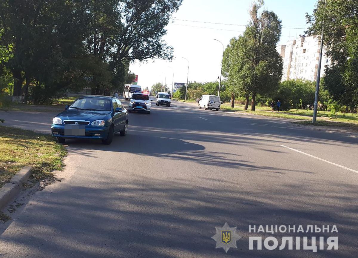 В Бердянске легковушка сбила девочек-сестер В Бердянске легковушка сбила девочек-сестер