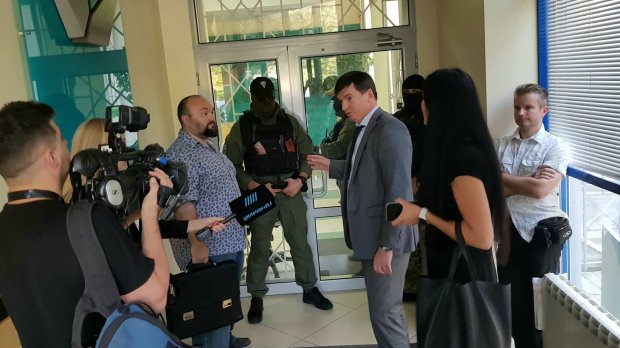 В Международный инвестиционный банк пришли с обысками