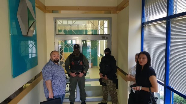 В Международный инвестиционный банк пришли с обысками