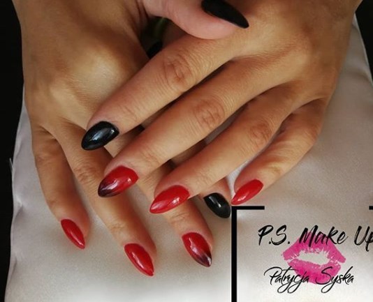 Модный красный маникюр осень 2019