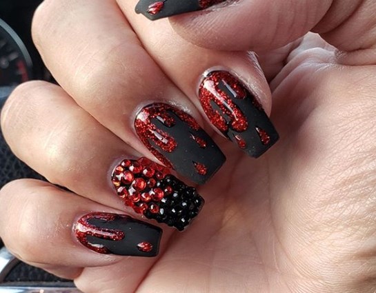Модный красный маникюр осень 2019