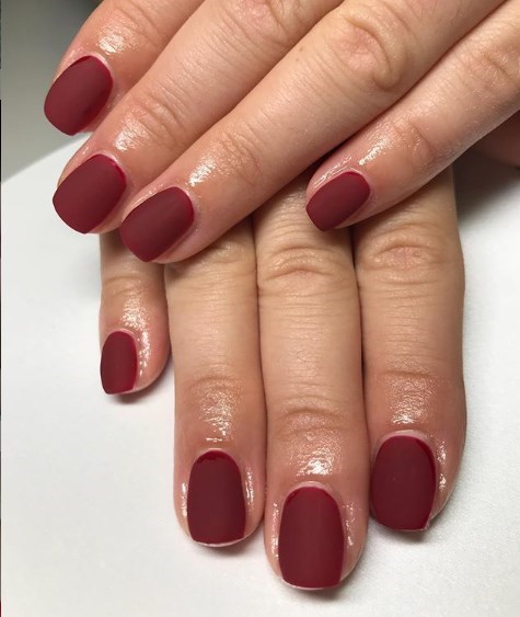 Модный красный маникюр осень 2019