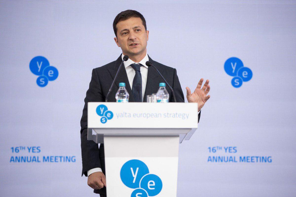 Владимир Зеленский на конференции YES Владимир Зеленский на конференции YES