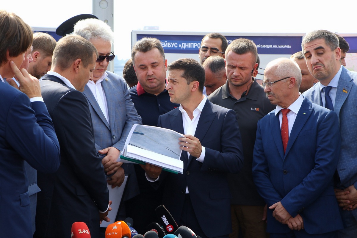 Борис Филатов и Владимир Зеленский осмотрели Новый мост после капитального ремонта