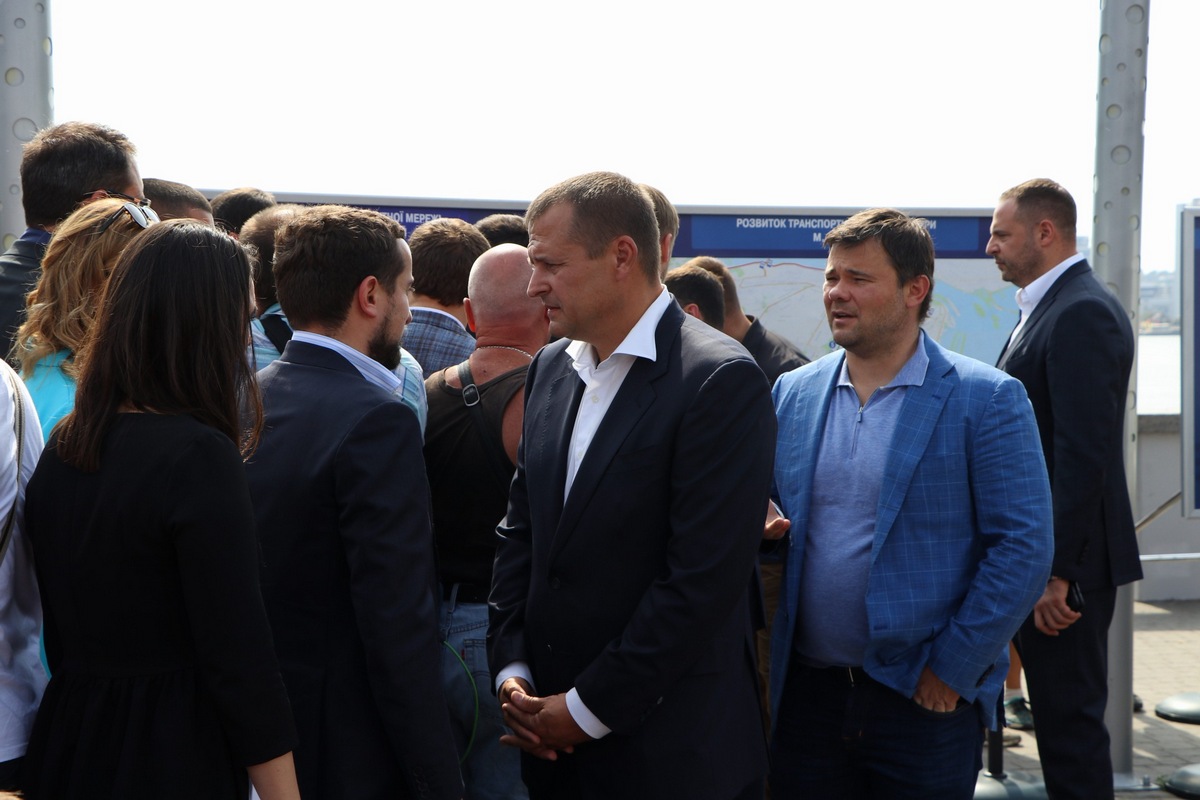 Борис Филатов и Владимир Зеленский осмотрели Новый мост после капитального ремонта