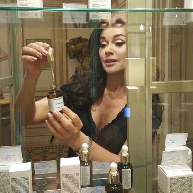 Врачи прекратили лечение Анастасии Заворотнюк