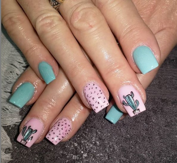 Мятный маникюр, который молодит руки 