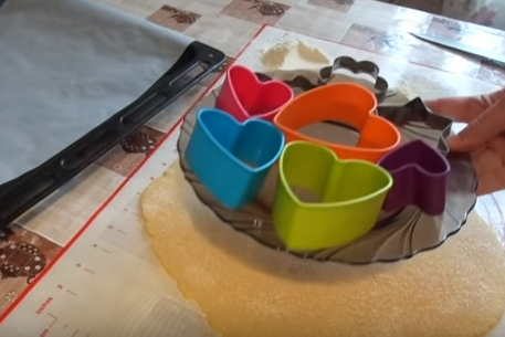 Нежное песочное печенье на маргарине быстро и просто готовится