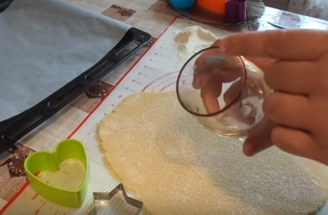 Нежное песочное печенье на маргарине быстро и просто готовится