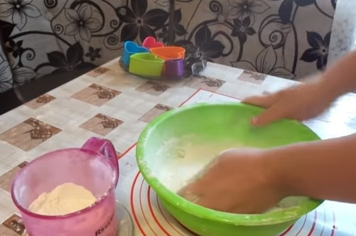 Нежное песочное печенье на маргарине быстро и просто готовится