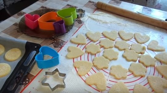 Нежное песочное печенье на маргарине быстро и просто готовится