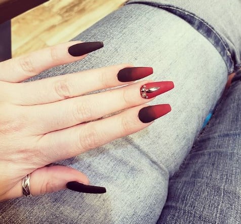 Черно-красный маникюр осень 2019