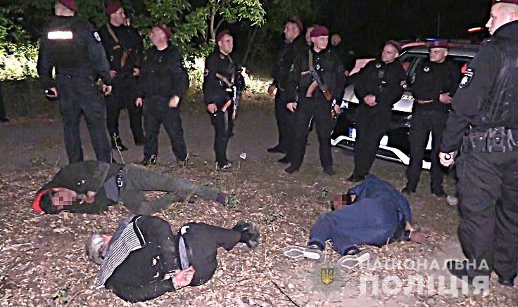 В Киеве злоумышленник обстрелял спецназовцев В Киеве злоумышленник обстрелял спецназовцев