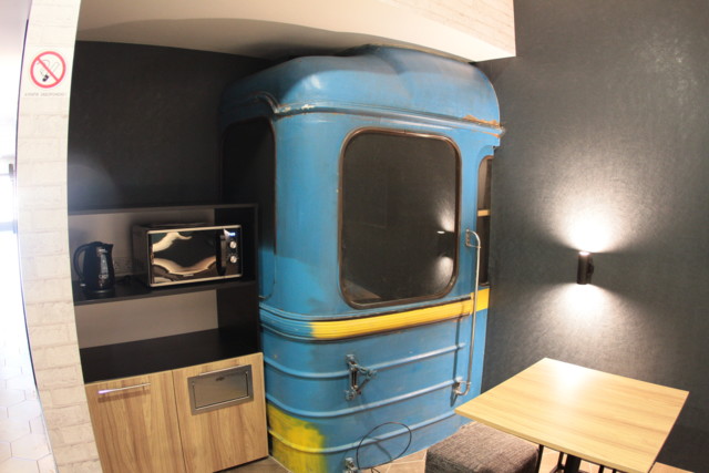 Хостел в вагонах метро в Киеве