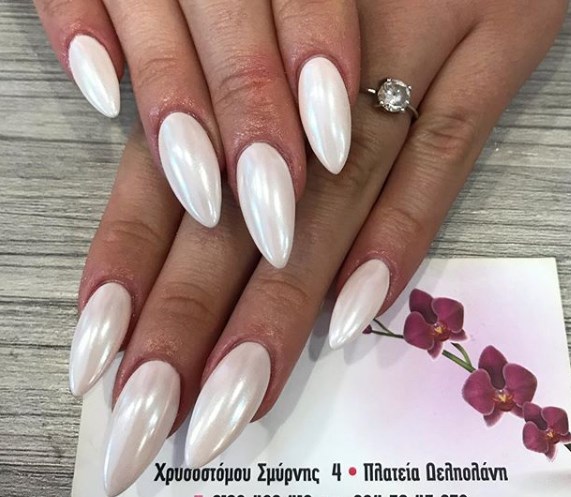 Жемчужный маникюр осень 2019