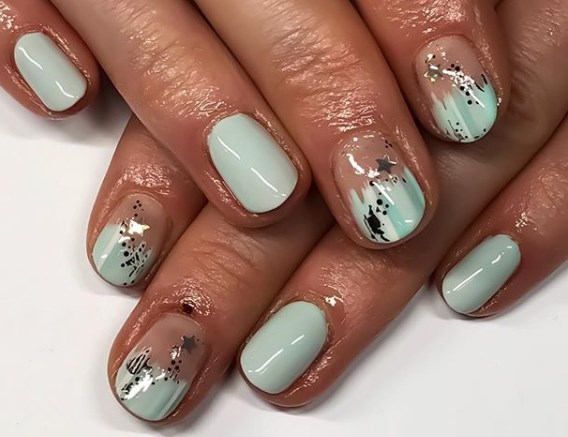 Абстрактный маникюр 2019