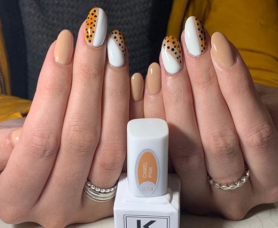 Абстрактный маникюр 2019