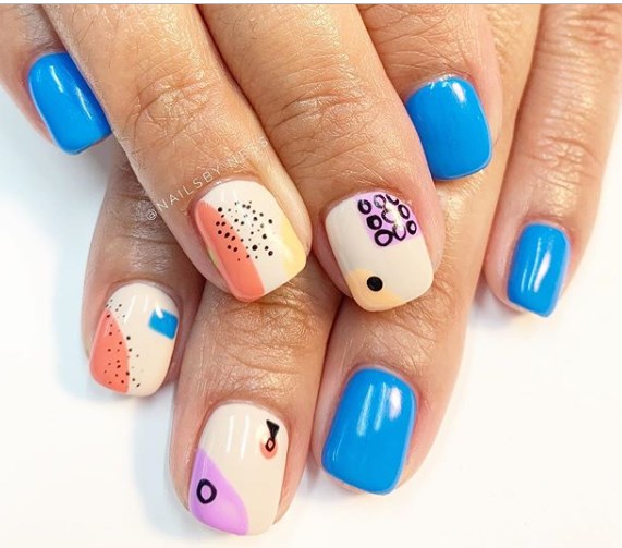 Абстрактный маникюр 2019