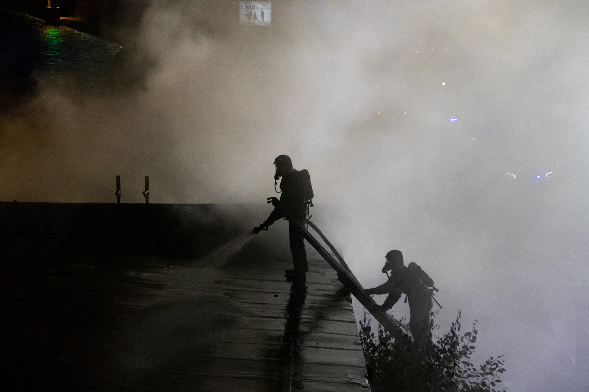 Пожар на Почтовой площади ликвидирован в 06:20