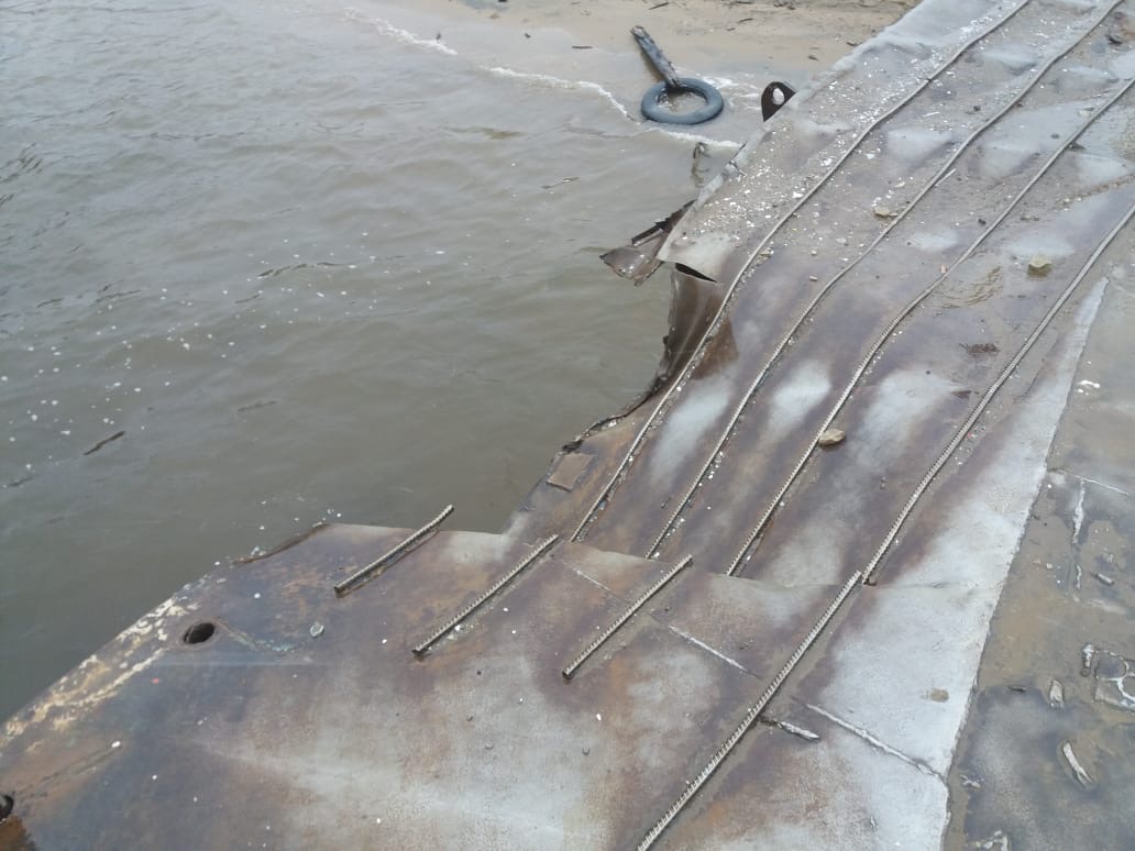 В Якутии на реке Лена столкнулись грузовые теплоходы