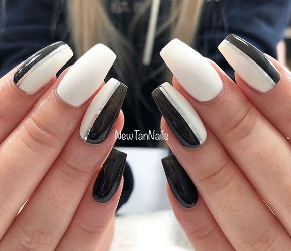 Черно-белый маникюр осень 2019