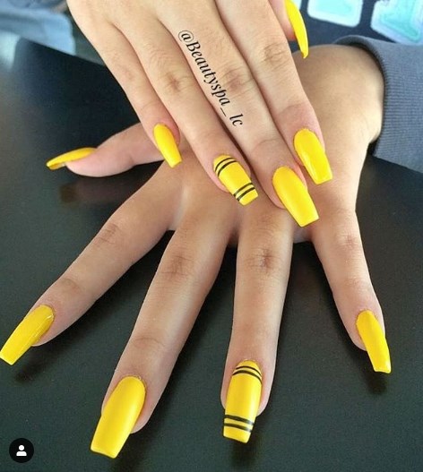 Модный желтый маникюр