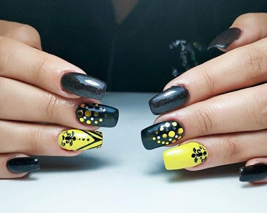 Модный желтый маникюр