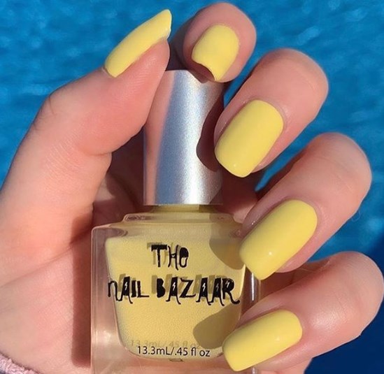 Модный желтый маникюр