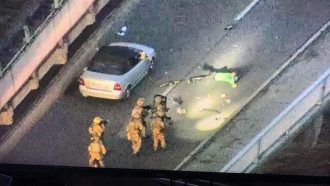 Террорист сам сдался силовикам / скриншот Террорист сам сдался силовикам / скриншот