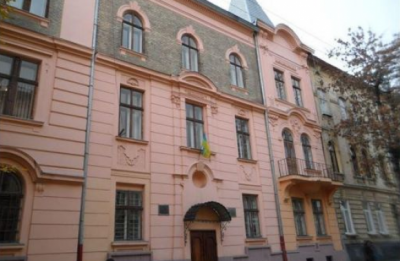 Атаке подверглась школа с обучением на польском языке / Фото: urban-project.lviv.ua Атаке подверглась школа с обучением на польском языке / Фото: urban-project.lviv.ua