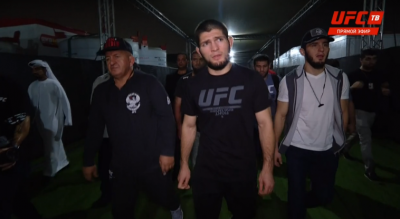 Хабиб Нурмагомедов уже приехал на место боя