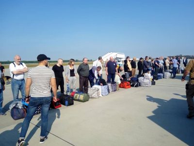 Освобожденные россияне после приземления в Москве скрылись Освобожденные россияне после приземления в Москве скрылись