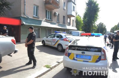 В Житомире банда со стрельбой дерзко напала на копов-инкассаторов