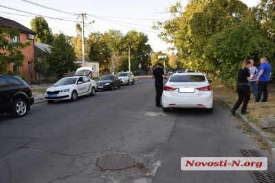 В Николаеве из авто бизнесмена украли около 1 млн гривен, узнали журналисты В Николаеве из авто бизнесмена украли около 1 млн гривен, узнали журналисты