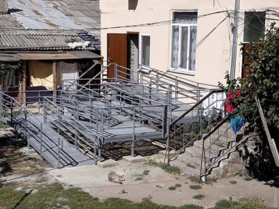 Ребенку с ДЦП сделали пандус-трек / Фото: Думская Ребенку с ДЦП сделали пандус-трек / Фото: Думская