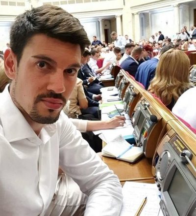 Алексей Жмеренецкий прославился в сети своими носочками / facebook.com/alexzhmer Алексей Жмеренецкий прославился в сети своими носочками / facebook.com/alexzhmer