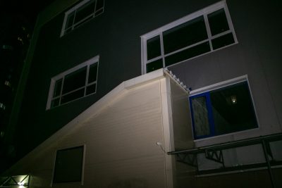 В Киеве парень сорвался с высоты и получил серьезные травмы - Новости Киева В Киеве парень сорвался с высоты и получил серьезные травмы - Новости Киева