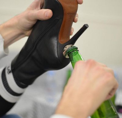 Обувь с открывашкой / instagram.com/vetements_official/ Обувь с открывашкой / instagram.com/vetements_official/