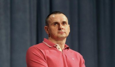 Олег Сенцов сообщил, что парень попросил подписать книгу для Анатолия Шария - Сенцов - Шарий Олег Сенцов сообщил, что парень попросил подписать книгу для Анатолия Шария - Сенцов - Шарий