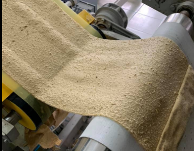 Опавшие листья станут сырьем для изготовления бумаги / Фото: Facebook/Valentyn Frechka