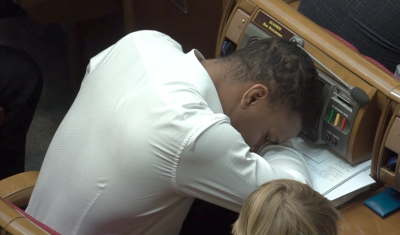 У него режим: нардеп Беленюк проспал заседание Рады