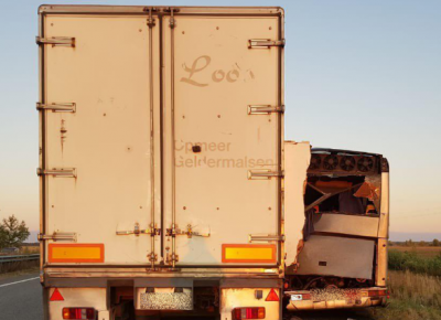 На Киевщине из-за грузовика автобус убил троих мужчин