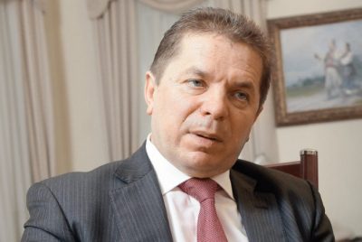 Вытянула 14 тысяч гривен: в Киеве в детском магазине воровка обчистила карманы экс-нардепа