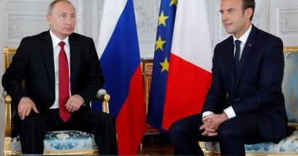 Диалог Киева с "ЛДНР" и ответ РФ на "гарантии безопасности": итоги разговора Путина и Макрона