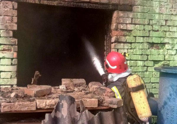 "Перекрытая улица, пробка": в Киеве бушевал масштабный пожар, опубликованы фото