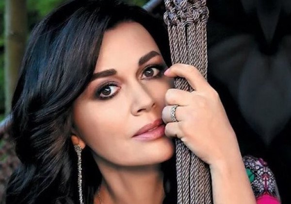 Путала симптомы рака с отравлением: Заворотнюк поздно обратилась к онкологам