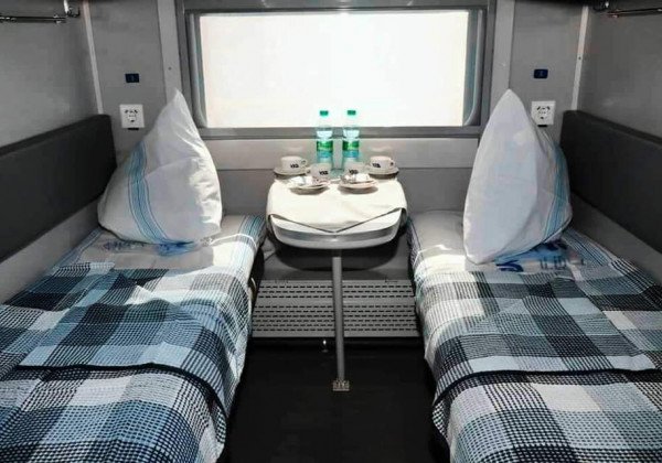 "Прорыв и победа": Укрзализныця показала модернизированный вагон