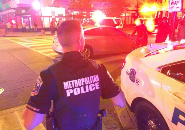 Кровавая стрельба в США: неизвестный открыл огонь на улице Вашингтона